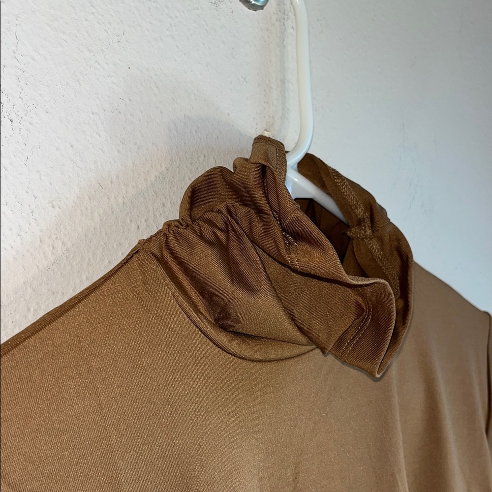 Susan Graver Liquid Knit Tan Mock Turtleneck Top M NWOT - Picture 4 of 8